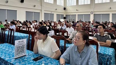 Distrik Thu Duc meningkatkan kemampuan komunikasi digital dan penerapan AI untuk staf tingkat akar rumputnya.
