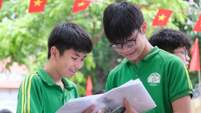 Cadangan jawapan untuk peperiksaan Bahasa Inggeris gred 10 di Hanoi.