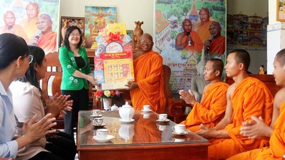 प्रांत की वियतनाम फादरलैंड फ्रंट कमेटी, आन कू कम्यून और ची लैंग वार्ड में बुद्ध जयंती समारोह के अवसर पर हार्दिक बधाई देती है।