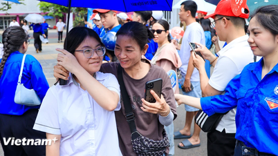 Hanoi: Lösungsvorschläge für alle 24 Testversionen der Englischprüfung für die Aufnahme in die 10. Klasse.