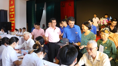 Hành trình 'Thầy thuốc trẻ làm theo lời Bác' tại phường Nguyễn Trãi