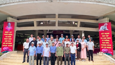 Đoàn đại biểu người có uy tín tiêu biểu trong đồng bào dân tộc thiểu số tỉnh Quảng Ngãi đến nghiên cứu, học tập kinh nghiệm tại tỉnh Vĩnh Long