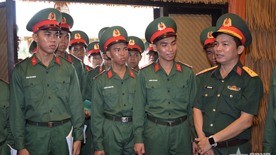 An Giang: Para rekrutan baru Resimen 893 kembali ke akar mereka.