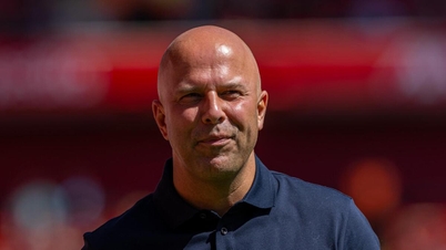 Il Liverpool si separa dall'allenatore Arne Slot.