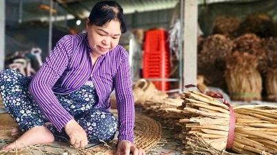 In Vi Thuy, vediamo come le donne trasformano i prodotti del loro orto in denaro.