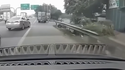 The man, who identified himself as a driving instructor, drove in the wrong lane and asked the traffic police officer, "Do you know me?"