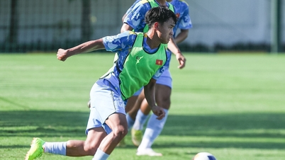 Reprezentacja Wietnamu U19 ćwiczy techniki wykańczania akcji, przygotowując się do Mistrzostw Azji Południowo-Wschodniej U19 w 2026 r.