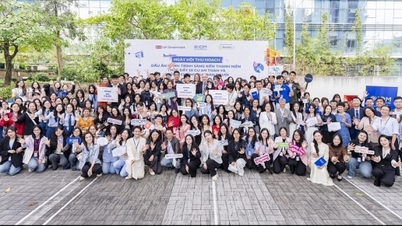 Celebrando iniciativas lideradas por jovens para promover a migração segura e combater o tráfico de seres humanos.