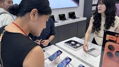 Giá smartphone không dễ giảm