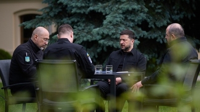 Zelenskyj skisserar tre strategiska prioriteringar, där Ryssland och Ukraina utbyter flyganfall.