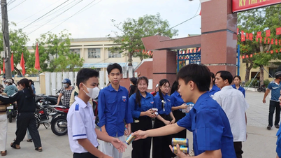 Över 26 700 elever i Quang Ngai-provinsen gör inträdesprovet för årskurs 10.