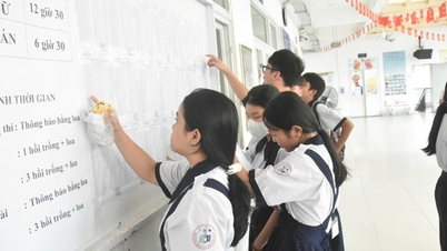 Die Bilder zeigen Schüler in Ho-Chi-Minh-Stadt, die nervös die Prozeduren für die Aufnahmeprüfung zur 10. Klasse absolvieren: Eine beispiellose Großprüfung.