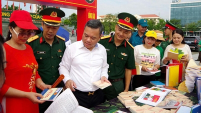 Jawatankuasa Pemandu Projek 1371 Pemerintah Tentera Wilayah telah menganjurkan pameran untuk memperkenalkan buku-buku perundangan.