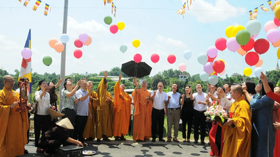Đông đảo tăng ni, phật tử dự Đại lễ Phật đản Phật lịch 2570 tại chùa Tùng Lâm Ngọc Am