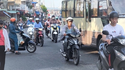 Tekanan lalu lintas sangat membebani Jalan Wilayah 351.