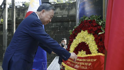 Sekretaris Jenderal dan Presiden To Lam meletakkan karangan bunga di Monumen Presiden Ho Chi Minh di Filipina.