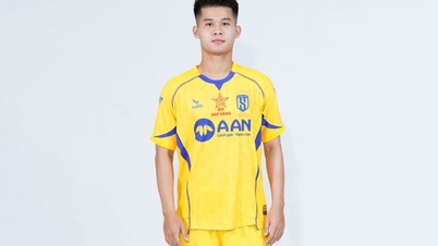 Het jonge talent van SLNA: met een lengte van 1,72 meter speelt hij al sinds zijn 17e voor het Vietnamese U23-team.