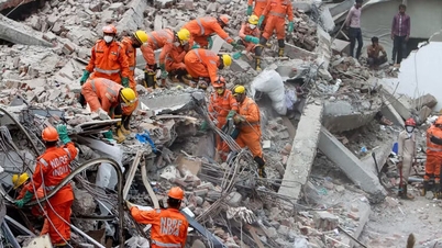 Un edificio de cinco plantas se derrumbó en Nueva Delhi, causando la muerte de cuatro personas y dejando nueve heridos.