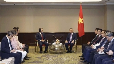 El secretario general y presidente To Lam recibe a líderes de varias corporaciones en Filipinas.