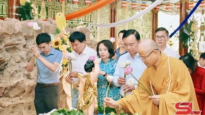 El vicepresidente permanente del Comité Popular de la provincia de Son La asistió a la ceremonia de inauguración de la pagoda Vat Hong renovada en el barrio de Moc Chau.