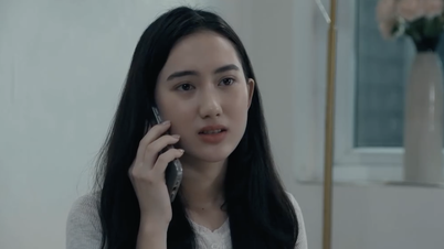 « Sous la fenêtre lumineuse », épisode 7 : Duong appelle secrètement une autre femme alors qu'il est chez lui avec sa femme.