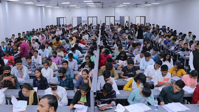Gli studenti degli Istituti Indiani di Tecnologia subiscono pressioni a causa della ricerca del "biglietto d'oro".