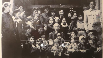 Anwendung von Ho Chi Minhs Gedanken zur „Verknüpfung von Theorie und Praxis“ in der beruflichen Tätigkeit der Dozenten der Hoang Dinh Giong Political School in der Provinz Cao Bang.