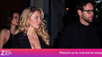 Η Σίντνεϊ Σουίνι δείχνει σέξι με τον φίλο της.