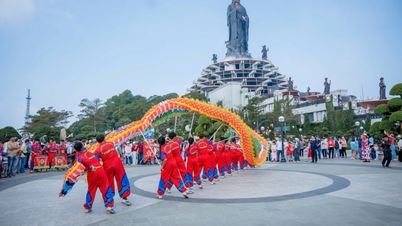 La provincia de Tay Ninh propone aumentar la tarifa de entrada a la montaña Ba Den a 20.000 VND por persona a partir de 2027.