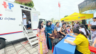Vinh Long lanceert een campagne om inwoners gratis periodieke gezondheidscontroles aan te bieden.