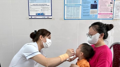 Phu Dien Ward startet eine Kampagne zur Vitamin-A-Supplementierung bei Kindern.
