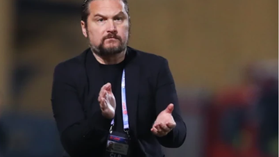 O técnico Popov acusa a V.League de roubar pontos do Cong Viettel e está determinado a sair.