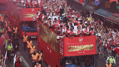 Arsenal held a spectacular bus parade to celebrate winning the Premier League title.