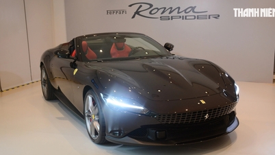 The 2024 Ferrari Roma Spider convertible supercar arrives in Vietnam, priced from 20 billion VND.