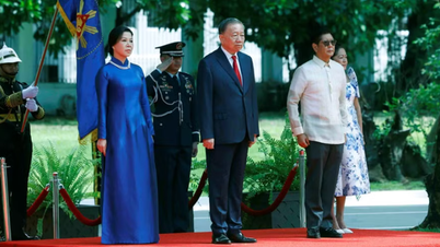Una salva de 21 cañonazos dio la bienvenida al Secretario General y Presidente To Lam en su visita de Estado a Filipinas.