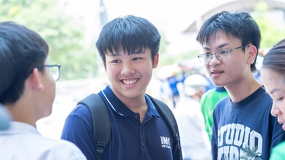 Thanh Tungova báseň „Hanoj“ byla zařazena do přijímací zkoušky na hanojskou střední školu do specializovaných literárních programů.