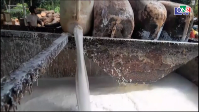 Harga karet telah melonjak ke level tertinggi dalam hampir satu dekade.