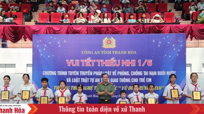 La police provinciale a organisé le programme « Bonne fête des enfants le 1er juin » et a offert des cadeaux aux élèves méritants.