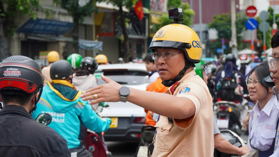 Mencegah kemacetan lalu lintas untuk mempermudah pelaksanaan ujian masuk kelas 10 di Kota Ho Chi Minh.