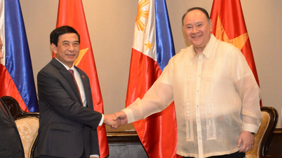 O General Phan Van Giang realizou uma reunião bilateral com o Ministro da Defesa das Filipinas.