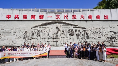 Giovani studenti della sede distaccata dell'Università Thai Nguyen nella provincia di Lao Cai hanno partecipato al programma "Viaggio Rosso per la Ricerca e lo Studio - La Luce degli Ideali" in Cina.