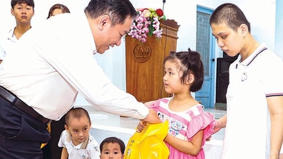 Das Gesundheitsministerium besuchte am Internationalen Kindertag, dem 1. Juni, Kinder in besonderen Lebenslagen und überreichte ihnen Geschenke.