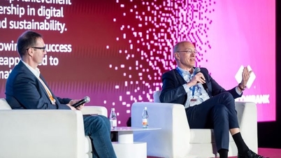 الرئيس التنفيذي لشركة تيكومبانك: إعادة تعريف الميزة التنافسية من خلال استراتيجية "الذكاء الاصطناعي أولاً".