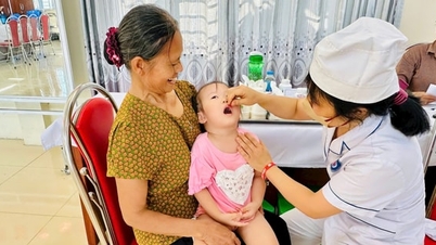 Hơn 1.100 trẻ ở Ứng Thiên được uống Vitamin A trong ngày 1-6