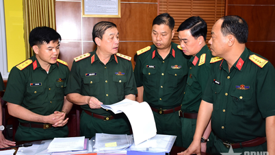 Generalul Truong Thien To inspectează și evaluează situația de la Divizia a 3-a.