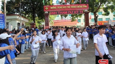 Trường THPT Chiềng Sinh kết thúc ngày đầu tiên thi vào lớp 10.