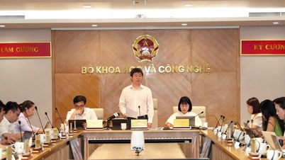 Công nghệ chiến lược: Chuyển từ chạy theo xu hướng sang giải bài toán quốc gia