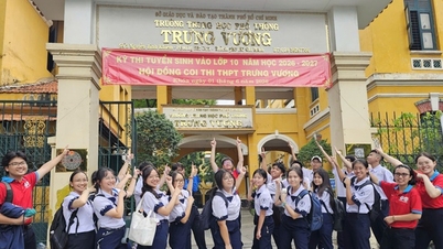Peperiksaan kemasukan Bahasa Inggeris gred 10 di Bandar Raya Ho Chi Minh: Mengikuti ilmu yang dipelajari dengan teliti.