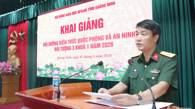 Quang Ninh inaugura um curso de treinamento sobre conhecimentos de defesa e segurança nacional para o grupo-alvo 3.