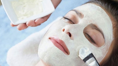 5 remedios naturales para reducir las quemaduras solares en el rostro durante el verano.